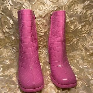 Circus by Sam Edelman pink booties